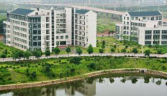 广西科技师范学院地址在哪里