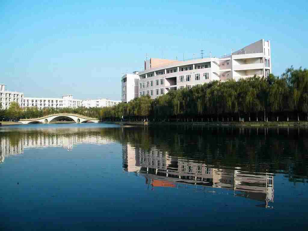 昆明医科大学校园环境