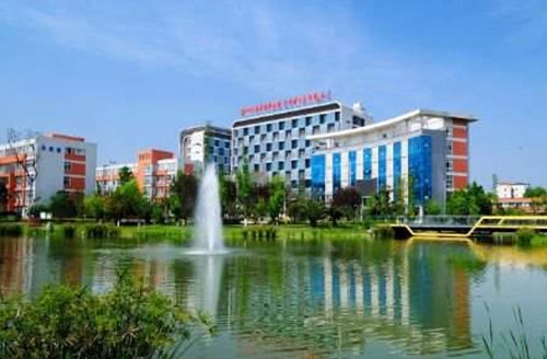 成都3十2学校哪个好 成都3十2学校哪个好