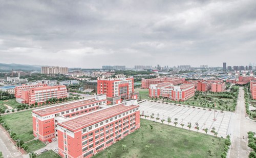 成都航空学校学费多少钱 成都航空学校学费多少钱