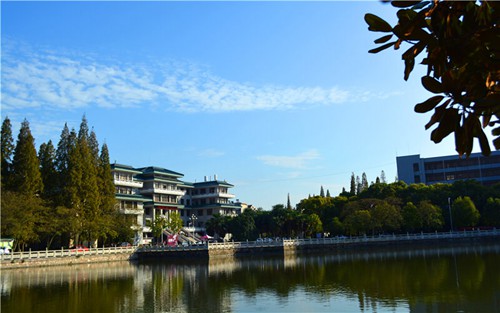 2023年江西省井冈山经贸学校有哪些专业