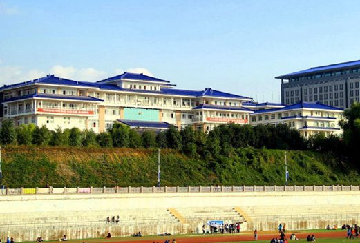 湖北民族学院