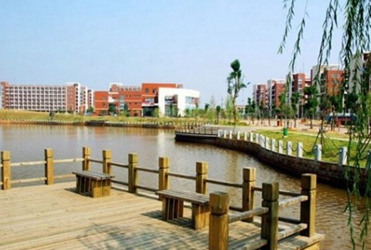 聊城市交通技工学校图片