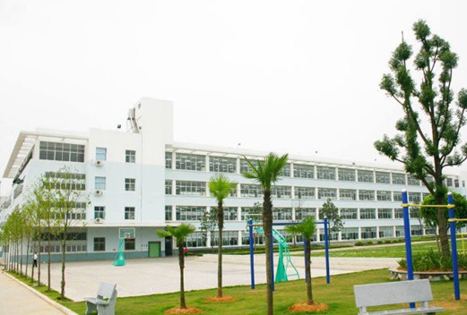 赣州华坚科技学校图片