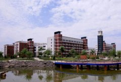 鄂尔多斯卫生学校