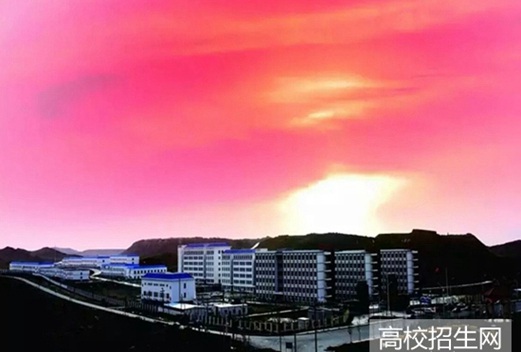 新疆天山职业技术学院图片