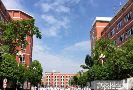 成都市机械高级技工学校