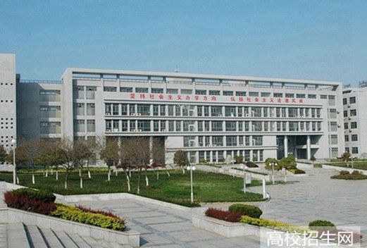 泸州汽修学校