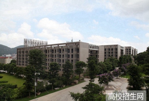 巴中汽修学校