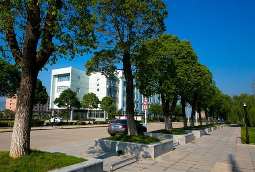 安庆医药高等专科学校图片
