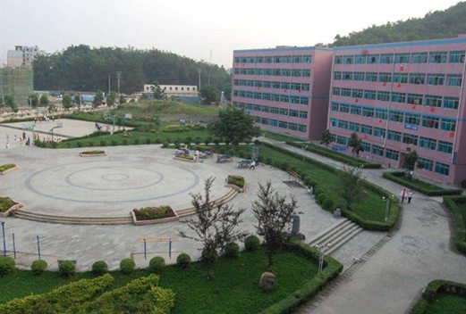 贵州大学药学院图片