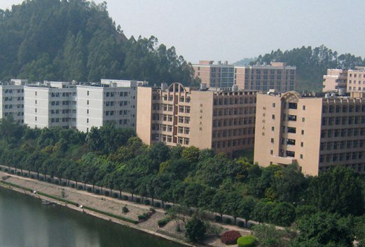 广州番禺职业技术学院图片