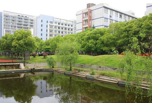 湖北长江职业学院图片