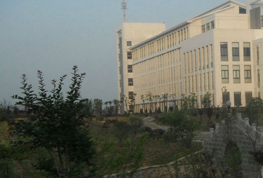 湖北长江职业学院图片