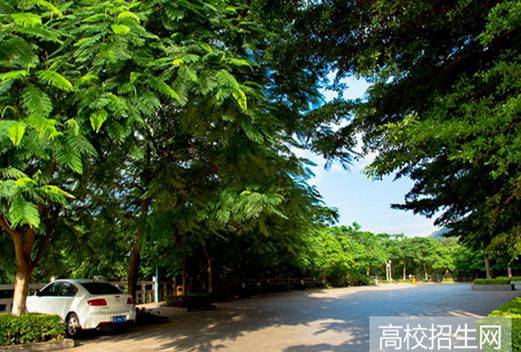 广东工商职业学院图片