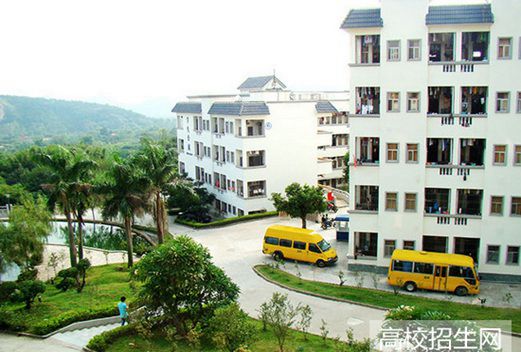 广东工商职业学院图片