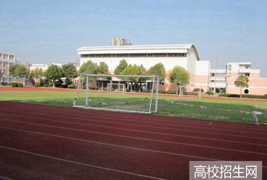 泸州市工业技工学校图片