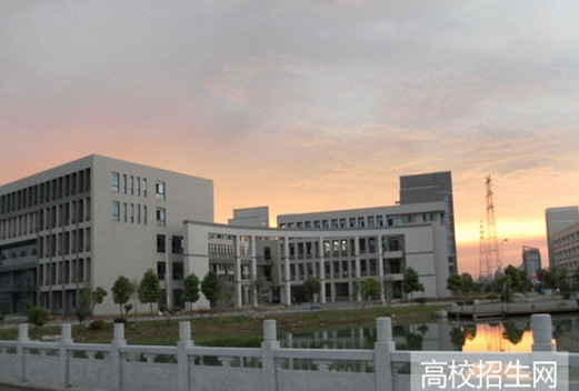 安徽工业大学图片