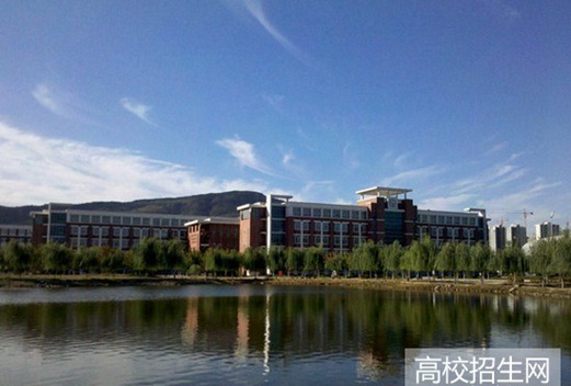 承德石油高等专科学校图片