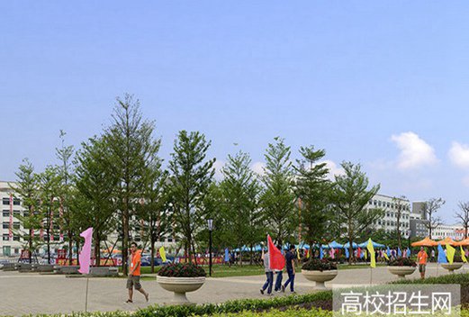 厦门华天涉外职业技术学院图片