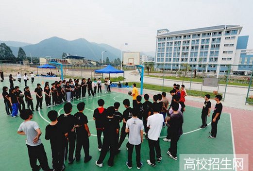 肇庆医学高等专科学校