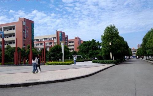 重庆市南川隆化职业中学校