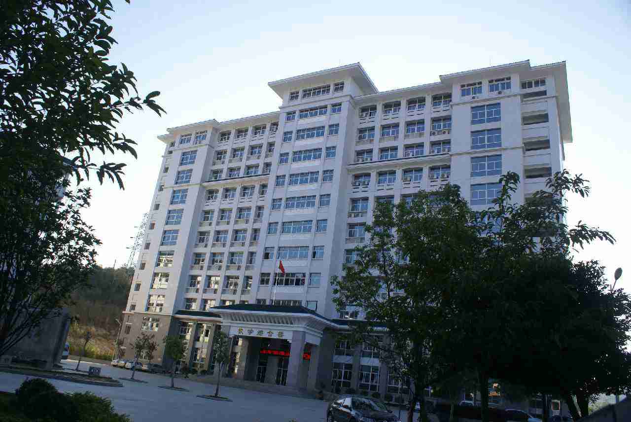 广西建筑材料技工学校