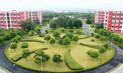 大连市电子信息职高