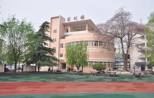 西安实验职业中等专业学校图片