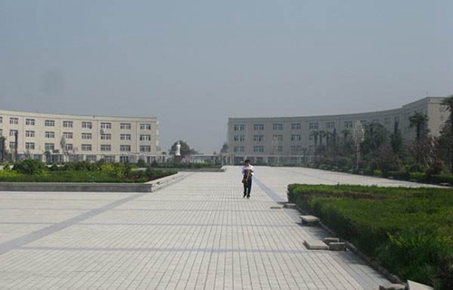 西安汽车科技职业学校图片