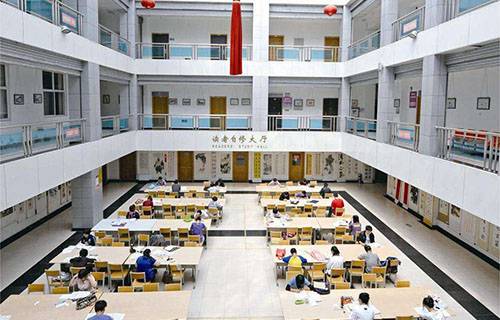长治市财经学校图片