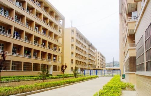 日喀则地区职业技术学校图片