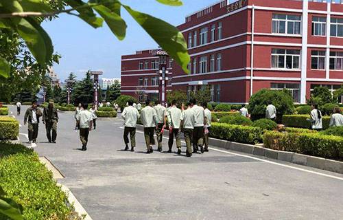 大连实运技工学校图片