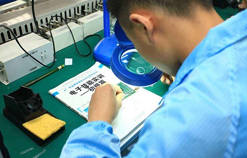 藁城市职业中学图片