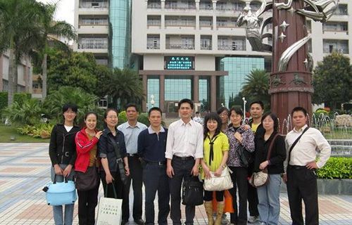 方正县职业高级中学图片
