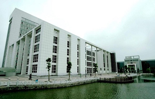 瓦房店市第一中等职业技术专业学校图片
