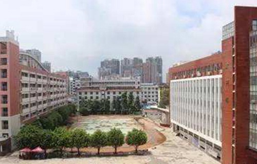 淄博市第二职业中专学校图片