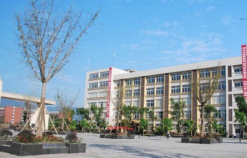 常熟工业职业高级中学图片