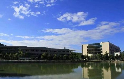 淄博市临淄区职业中等专业学校图片