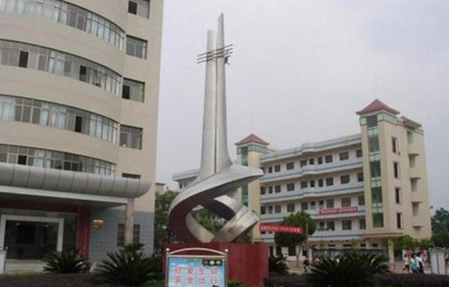 吴江第二职业中学图片
