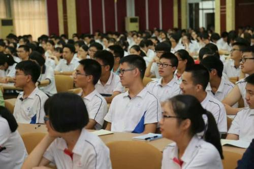 吴江第二职业中学图片