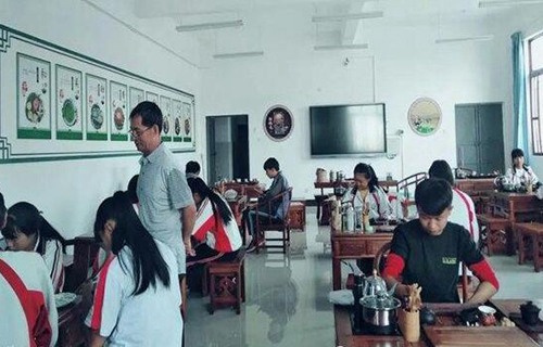 南涧县职业高级中学图片