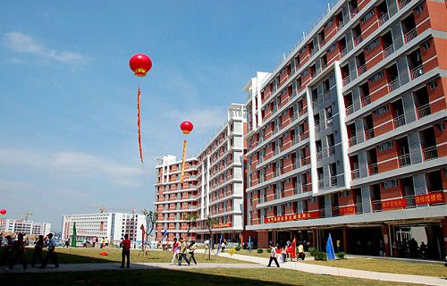 广东工贸职业技术学院图片