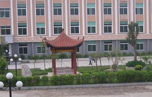 安康地区卫生学校图片