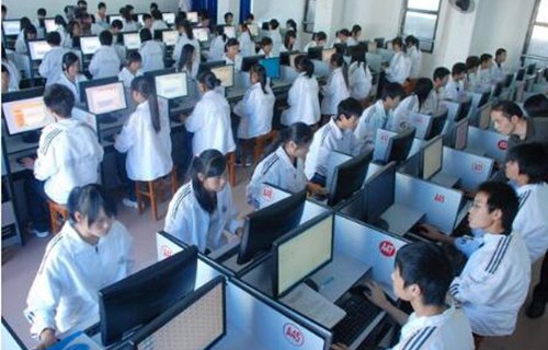 云县高级职业中学图片