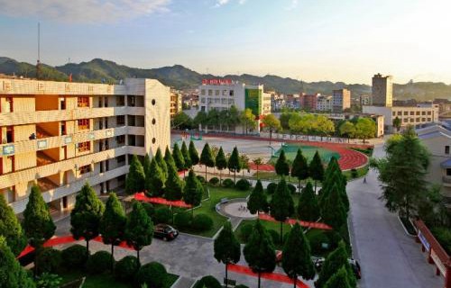 云县高级职业中学图片