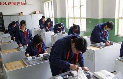 南京铁道车辆高级技工学校图片
