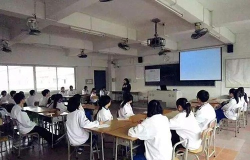 云南商务职业学院中专部图片