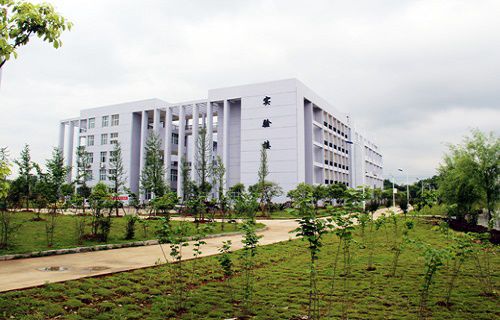 江西工业工程职业技术学院图片