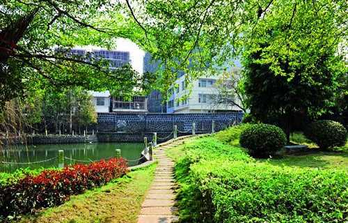 海南政法职业学院图片